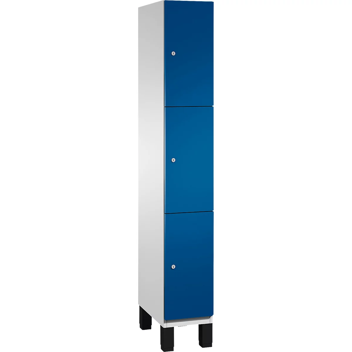 Hoge kast met blauw en wit geschilderde deuren, drie compartimenten, zwarte poten en knoppen.