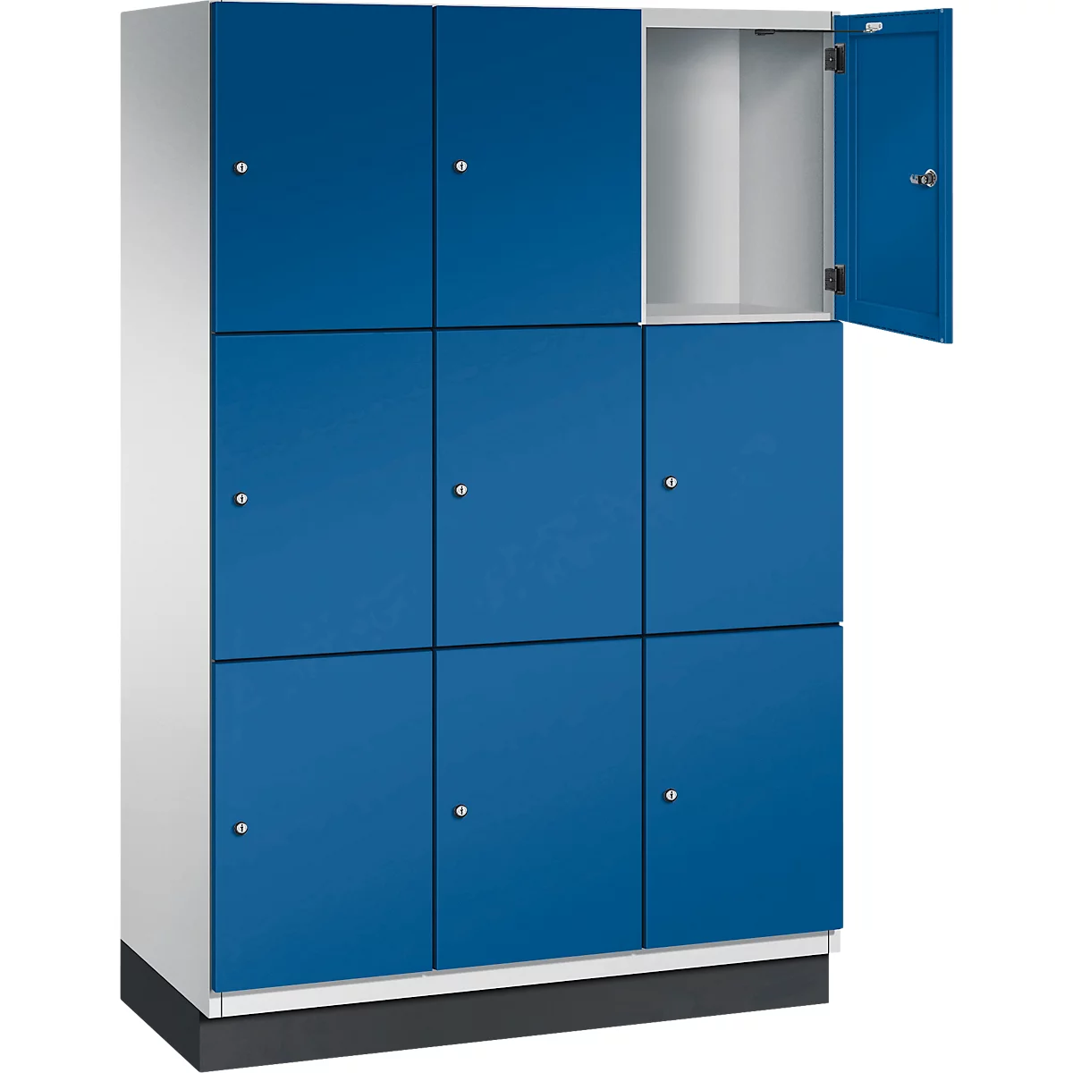 Kast met negen compartimenten, blauwe deuren, één deur open.