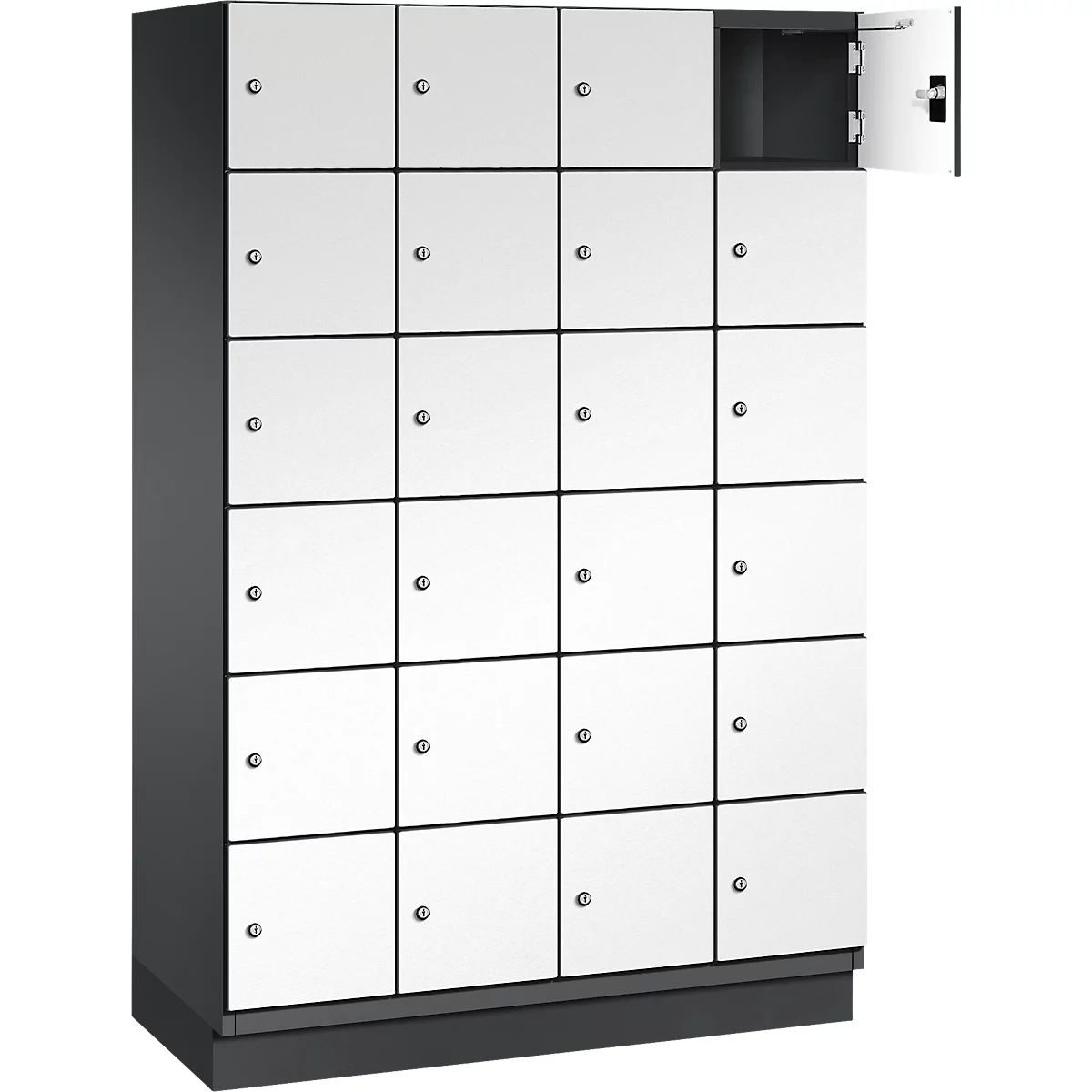 Kast met 20 witte deuren, een deur open.