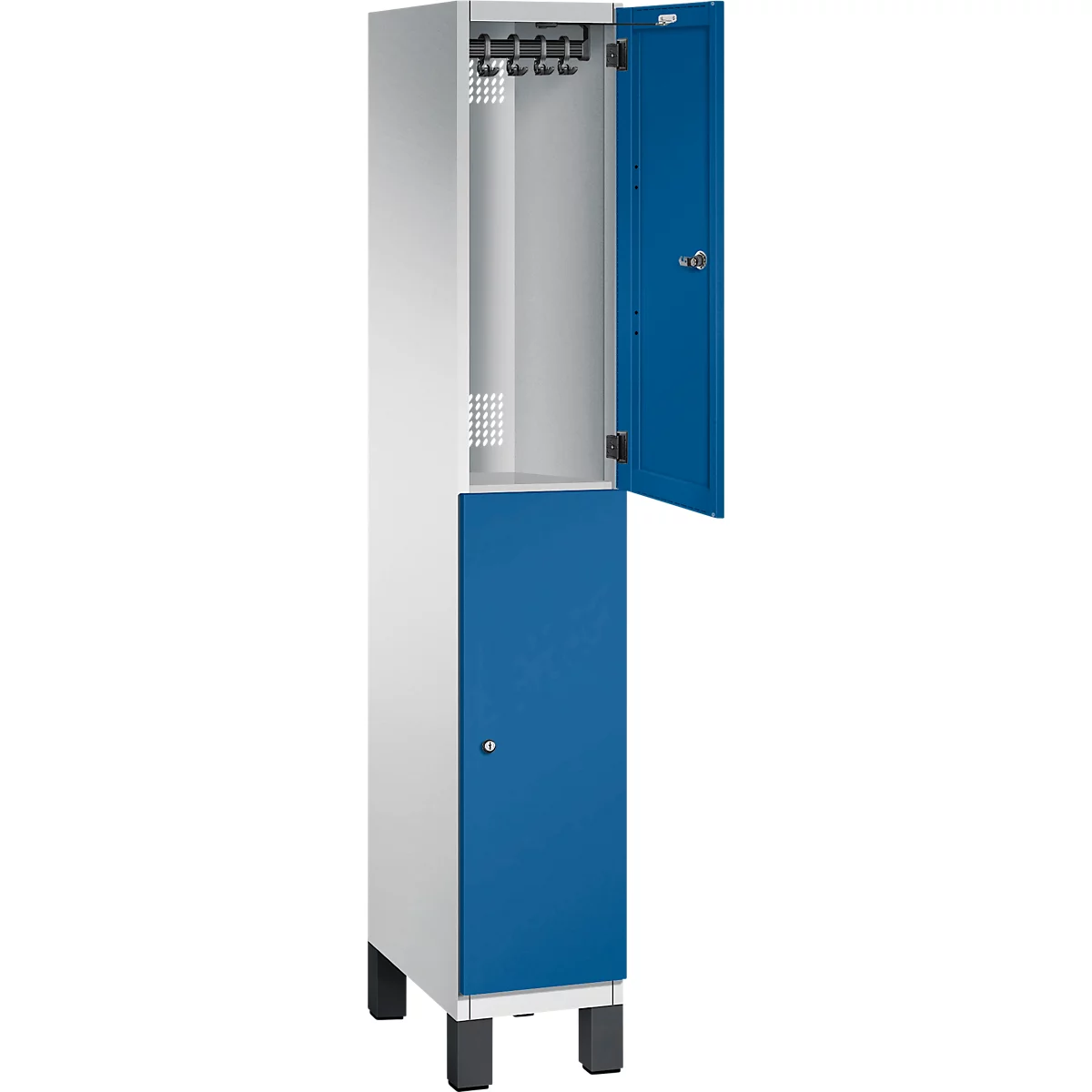Grau-blauer Spind, Tür geöffnet, mit Hakenleiste.