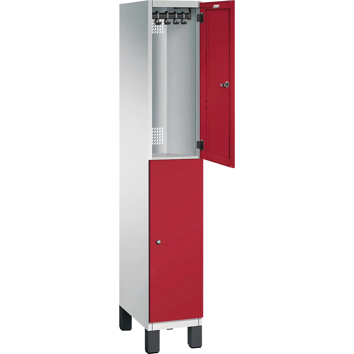 Ein zweifarbiger Spind: Das Gehäuse ist hellgrau, die Türen rot. Eine Tür ist geöffnet.