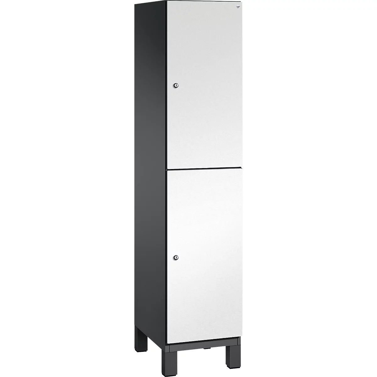 Schrank in Weiß mit grauen Seitenteilen und vier Beinen. Zwei Türen, jeweils mit einem kleinen silberfarbenen Knauf.