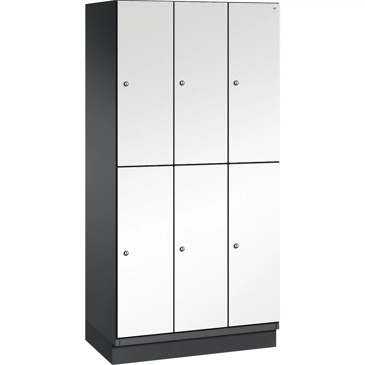 Grauer Schrank mit sechs weissen Türen, in zwei Reihen angeordnet. Runde silberfarbene Knöpfe an jeder Tür.