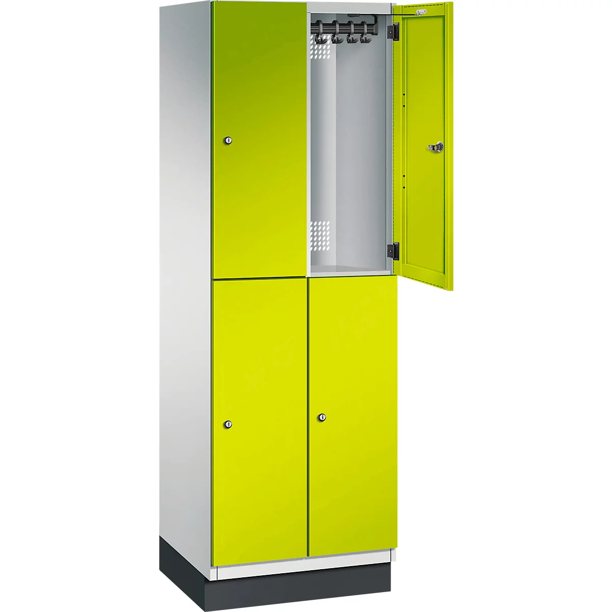 Een kast met vier deuren, waarvan één open. De deuren zijn neon groen, de rest van de kast grijs en wit.
