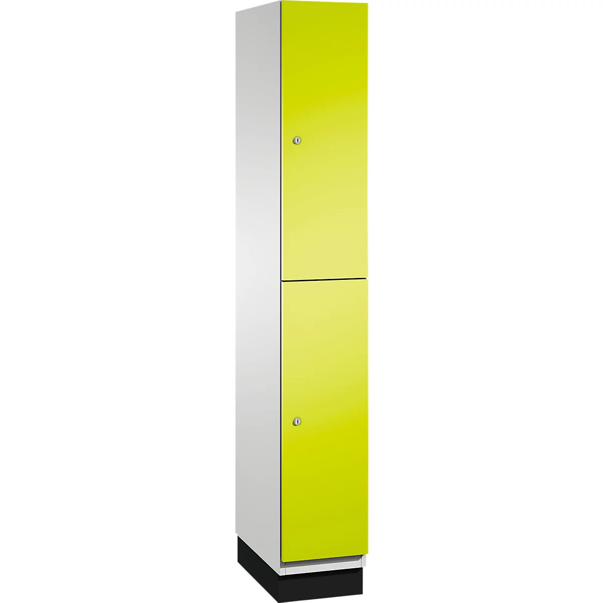 Kast met twee gele deuren, naast wit frame, zwarte basis. Zilveren handgrepen.