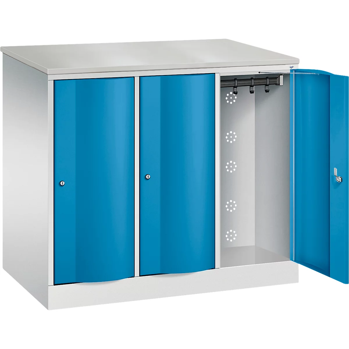 C+P Garderobekast Resisto, 3 vakken, 3 legplanken, B 1148 x D 640 x H 1077 mm, lichtgrijs/lichtblauw