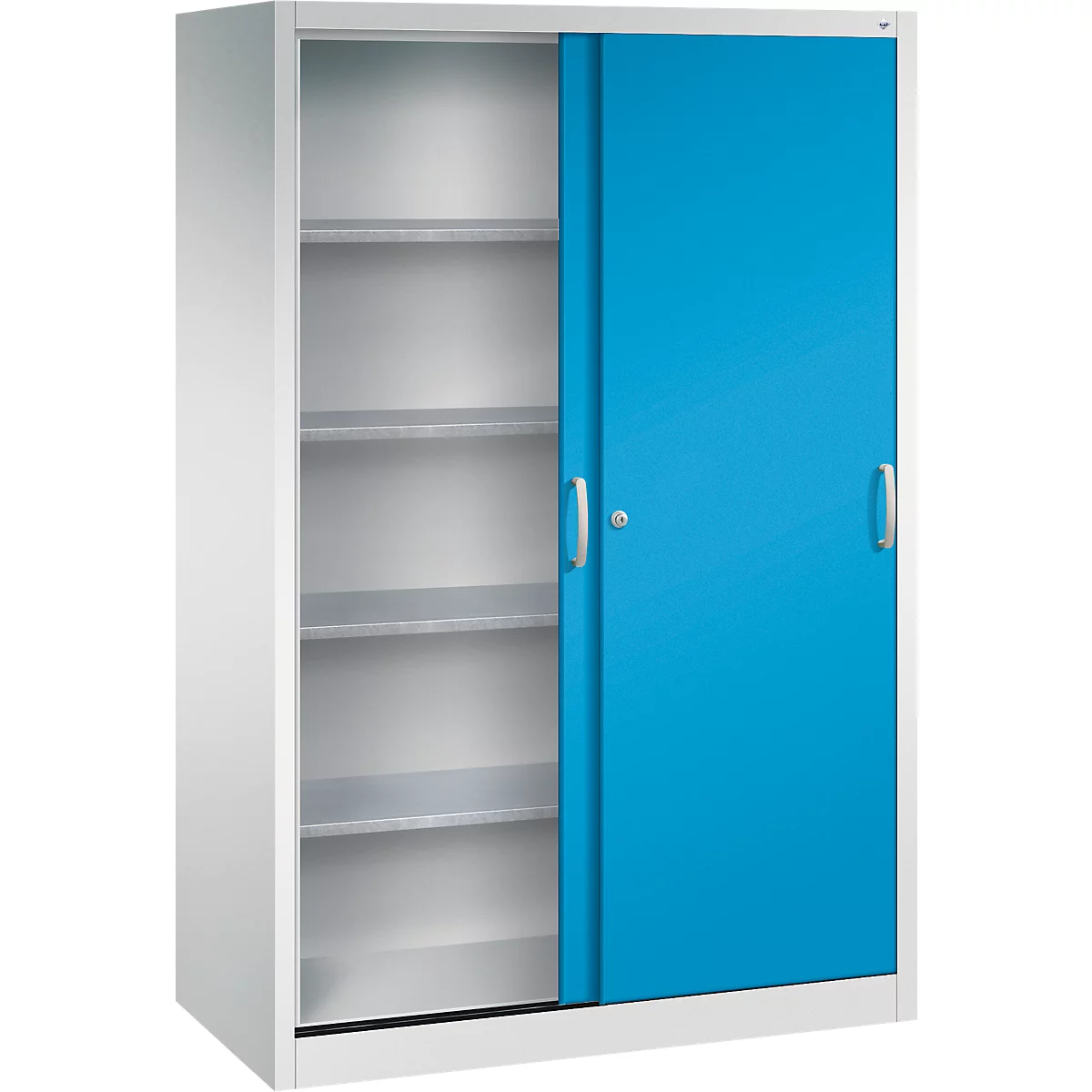 Grijze metalen kast met blauwe schuifdeuren en vier zichtbare planken tegen een witte achtergrond.