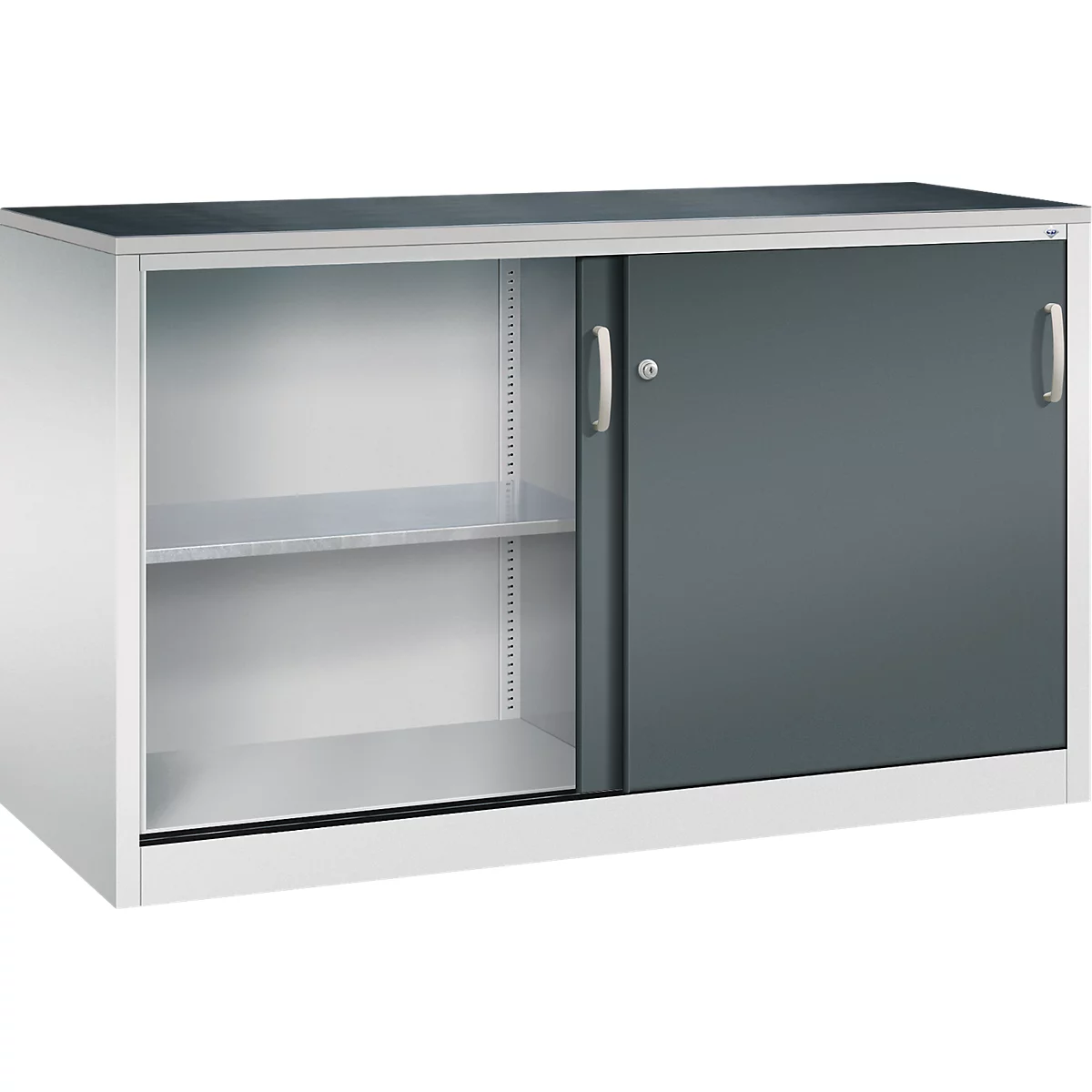 Halfhoge archiefkast met lichtgrijze behuizing, donkergrijze schuifdeur en een open vak.