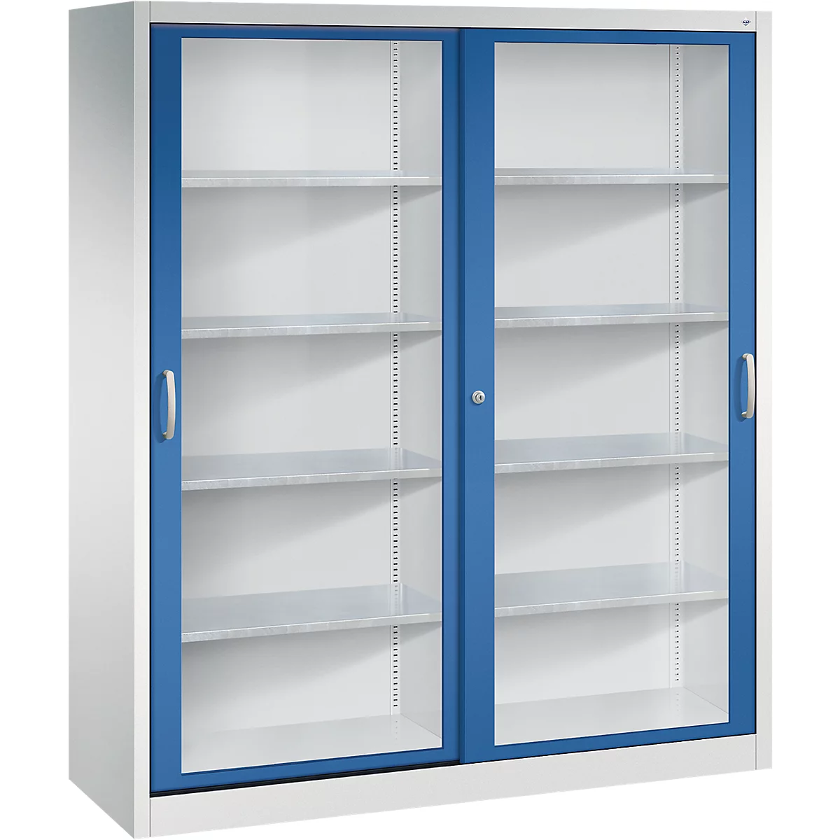 Een witte metalen kast met twee blauwe schuifdeuren met glazen panelen, met meerdere legplanken.