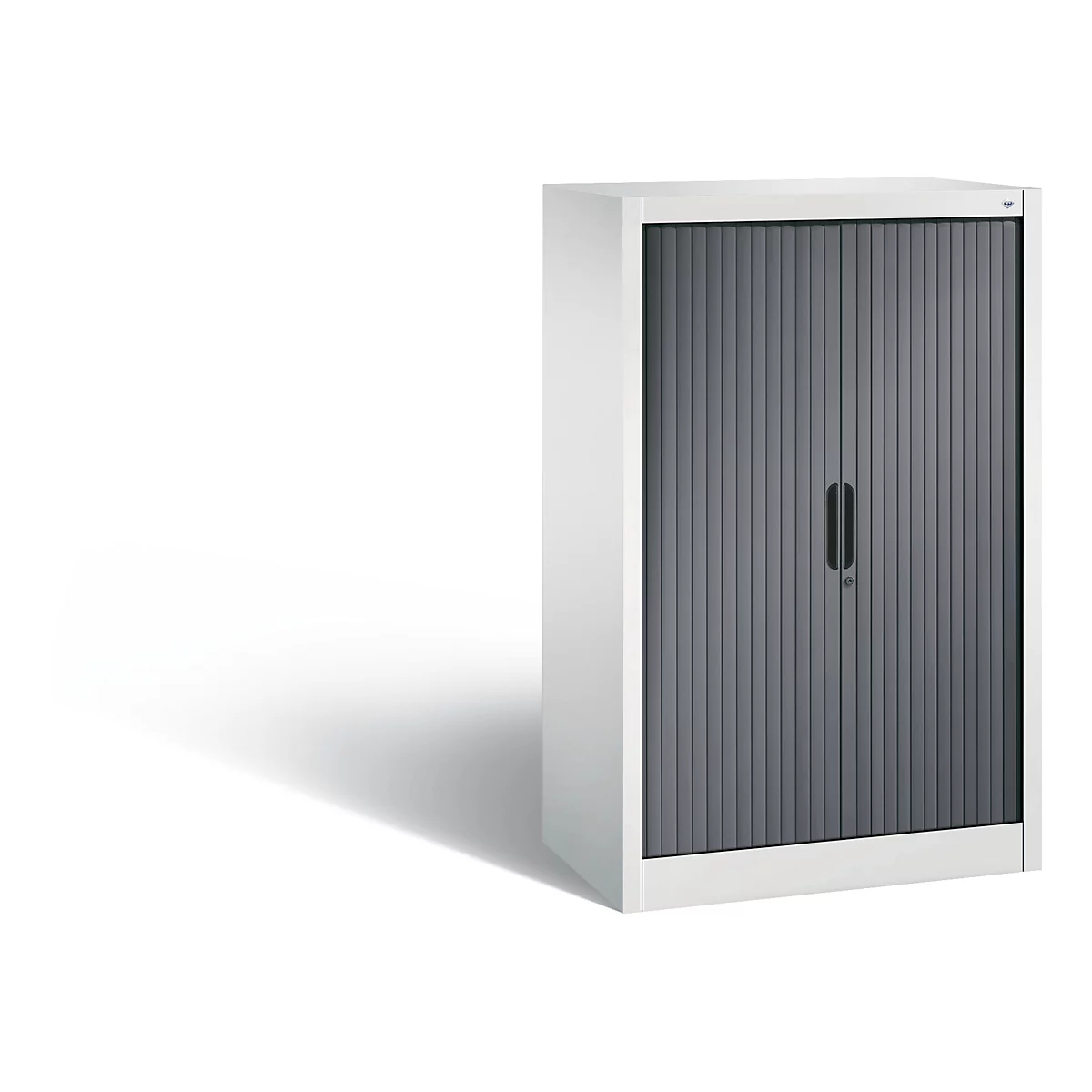 Een witte kast met een grijze rolluikvoorkant en handvat.