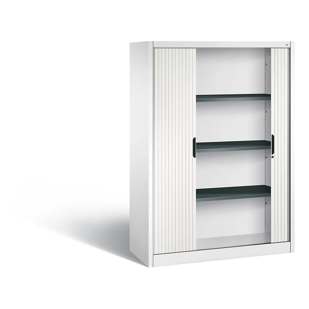 Weisser Schrank mit Rollladen, offene Tür zeigt Regale, graue Böden, schwarze Griffe.