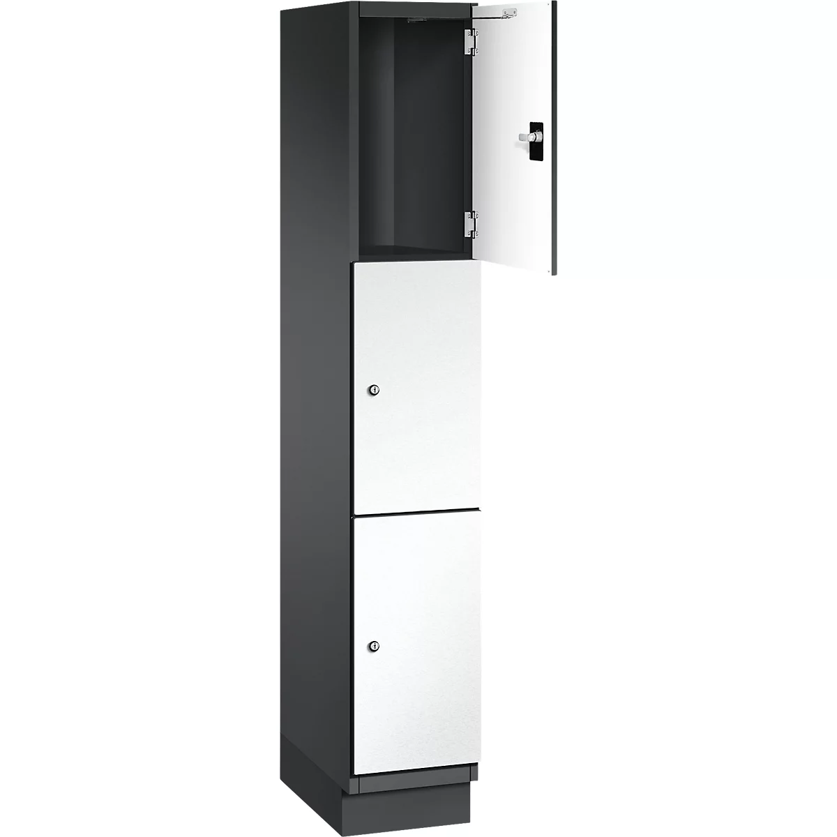 Schrank mit grauen Seiten und weißen Türen, eine ist geöffnet.