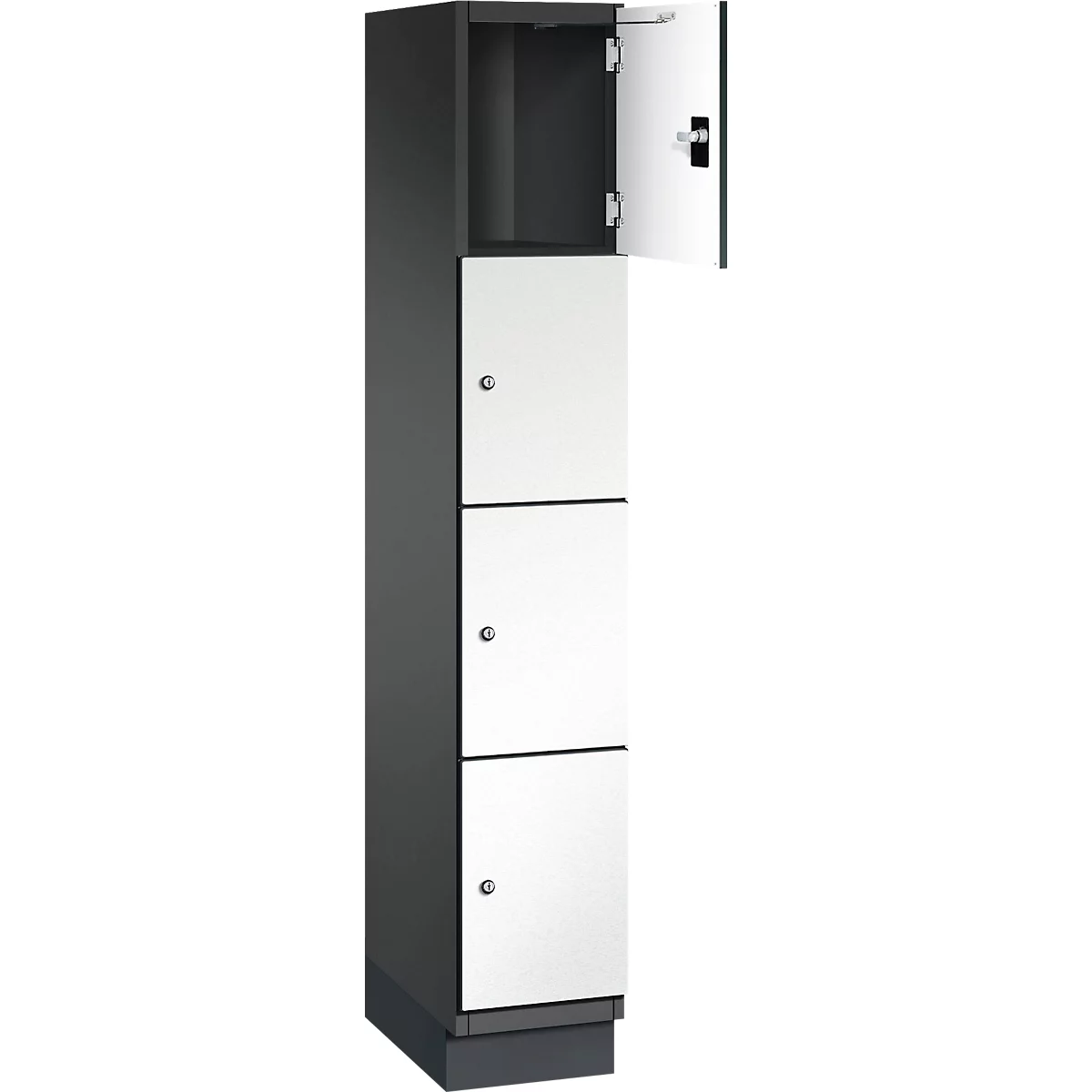 Grauer Schrank mit vier weißen Türen, eine davon geöffnet. Oben ein offenes Fach, darunter drei geschlossene Fächer.