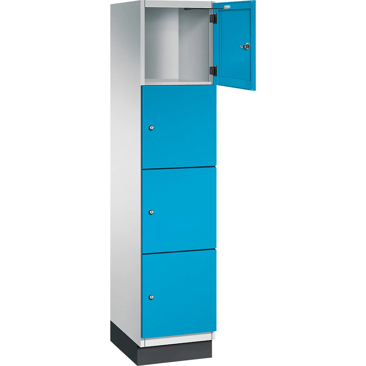 Schrank mit blau-türkisen Türen, eine Tür geöffnet.