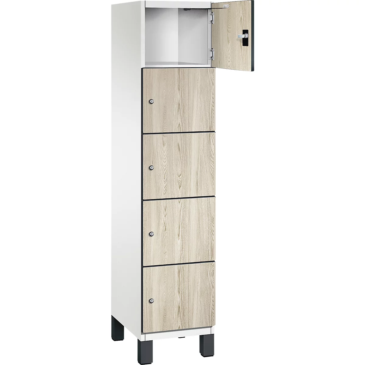 Schrank mit vier Fächern, davon eines geöffnet. Türen mit Holzoptik, weißer Korpus. Schwarze Füße und Griff.