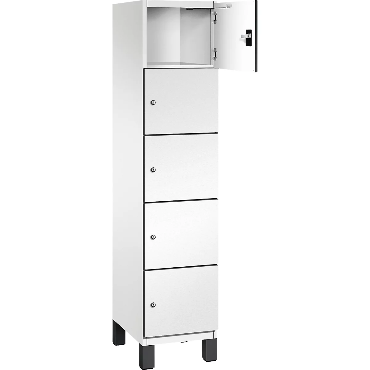 Weißer Spind mit vier abschließbaren Türen. Eine Tür ist geöffnet.
