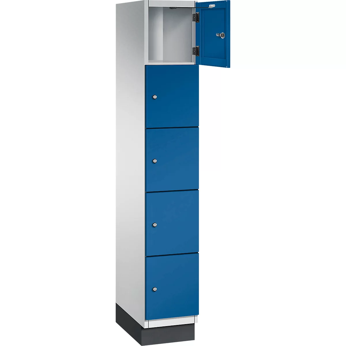 Schrank mit vier blauen Türen, eine Tür geöffnet.