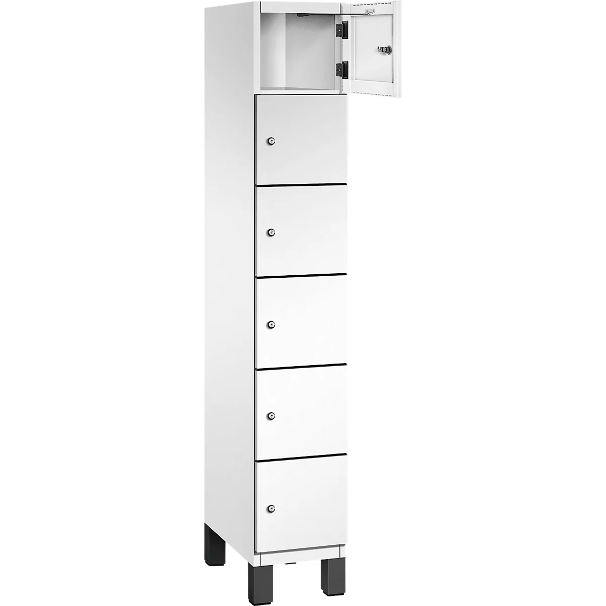 Weißer, schmaler Schrank mit sechs Türen, eine ist geöffnet.