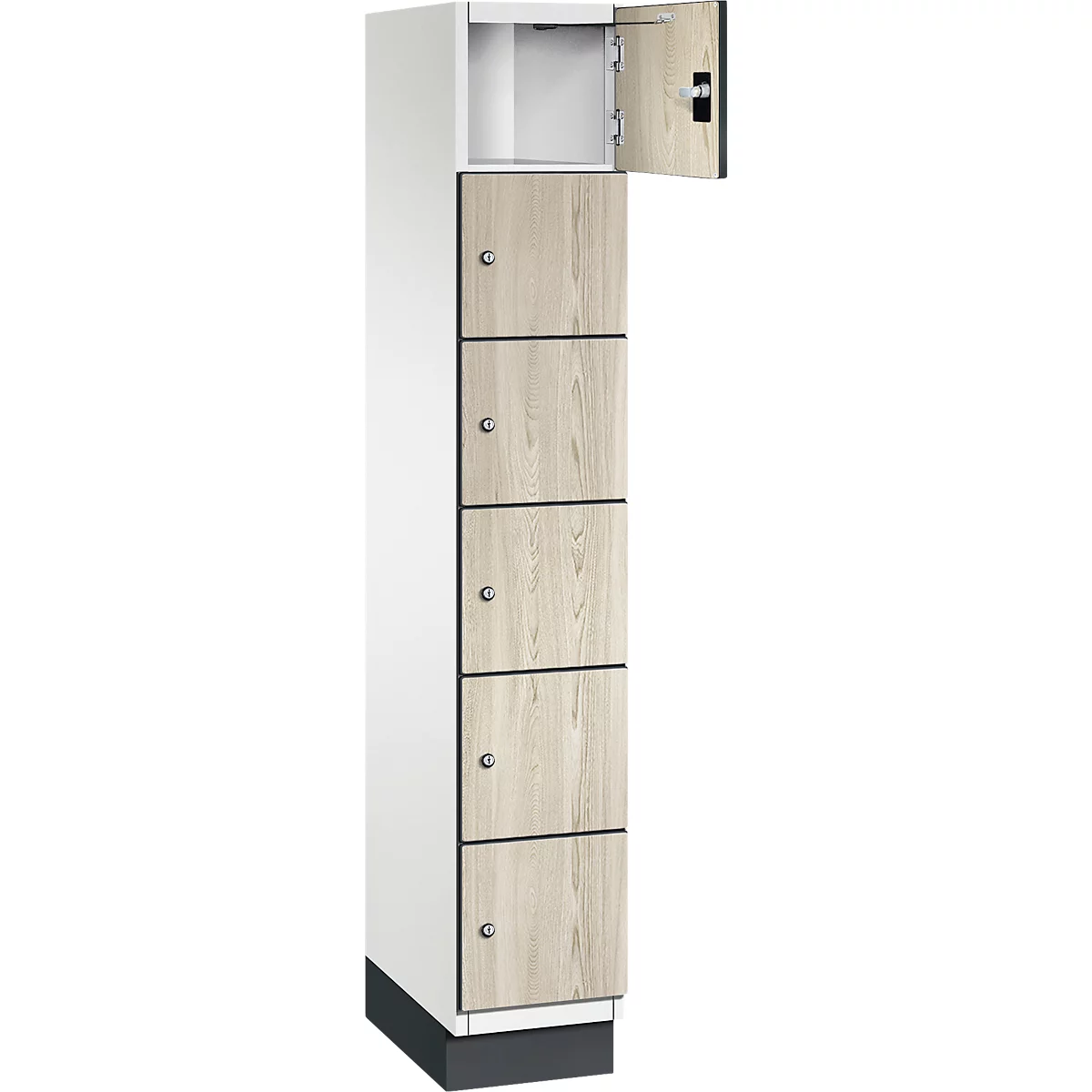 Schrank mit hellem Holzdekor. Eine Tür ist geöffnet.