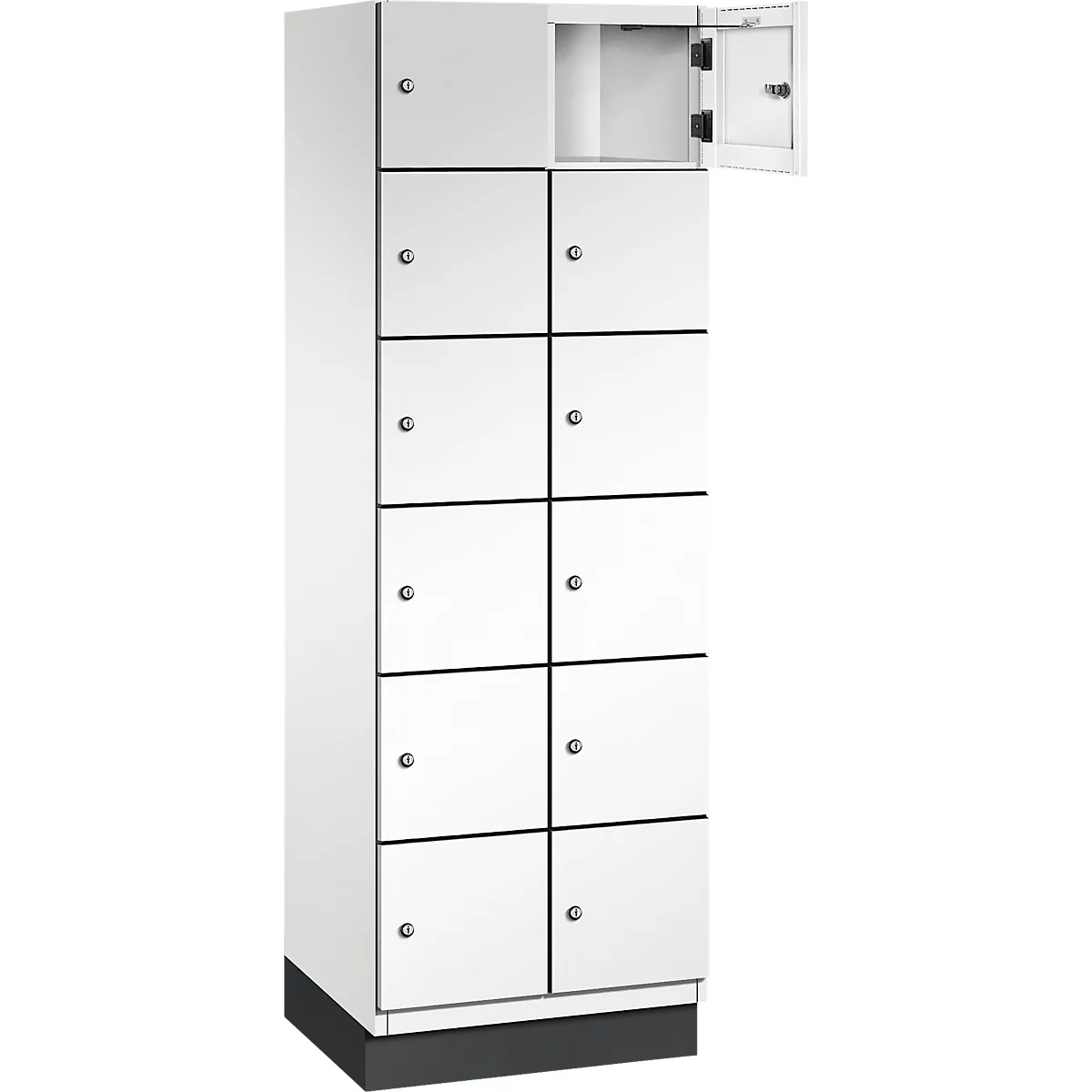 Weißer Schrank mit mehreren Fächern. Eine Tür ist geöffnet.