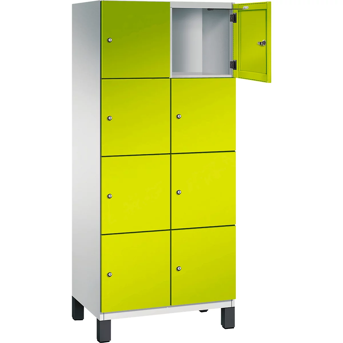 Ein grüner Spind mit acht Türen, eine davon geöffnet, dahinter leuchtet der Innenraum hell.
