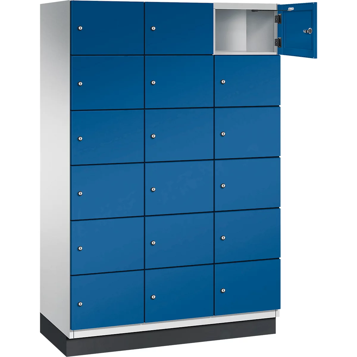 Blaues Schließfach mit geöffneter Tür. Silbergraue Griffe und Scharniere.