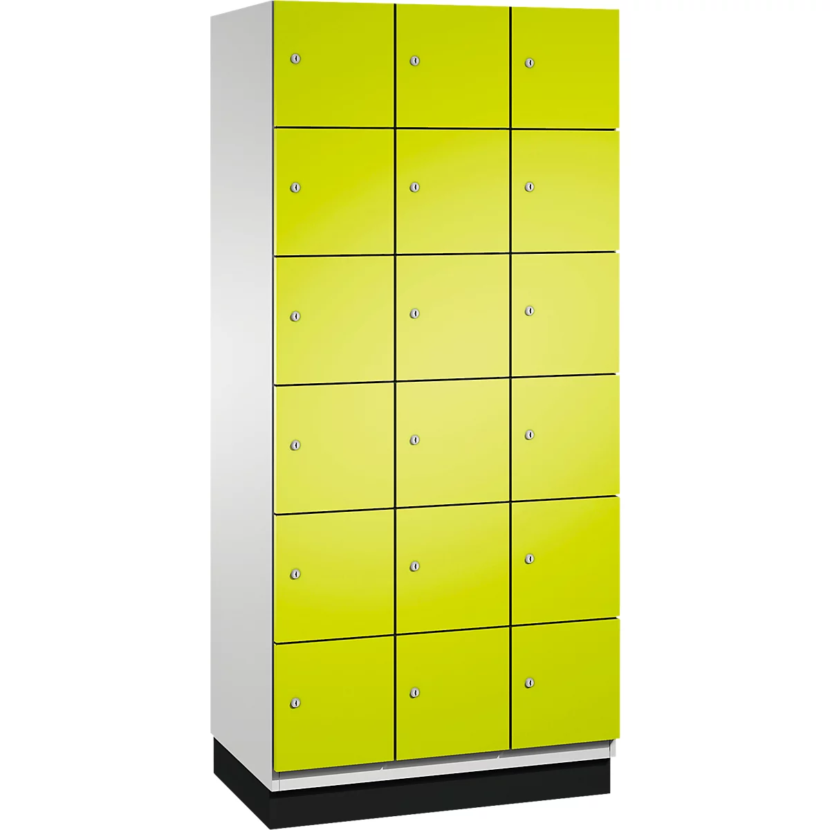 Ein hoher, gelber Schrank mit 15 Türen. Die Türen haben silberne Griffe. Der Schrank steht auf einem schwarzen Sockel.