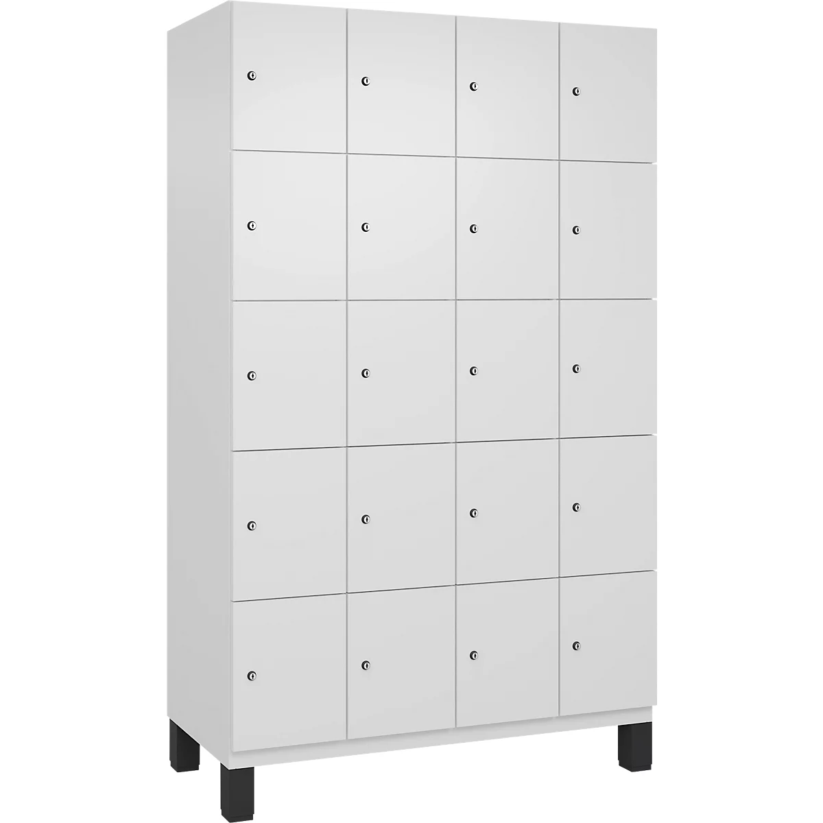 Weißer Schrank mit 20 Türen. Jede Tür ist mit einem silbernen Knauf versehen. Der Schrank steht auf schwarzen Füßen.