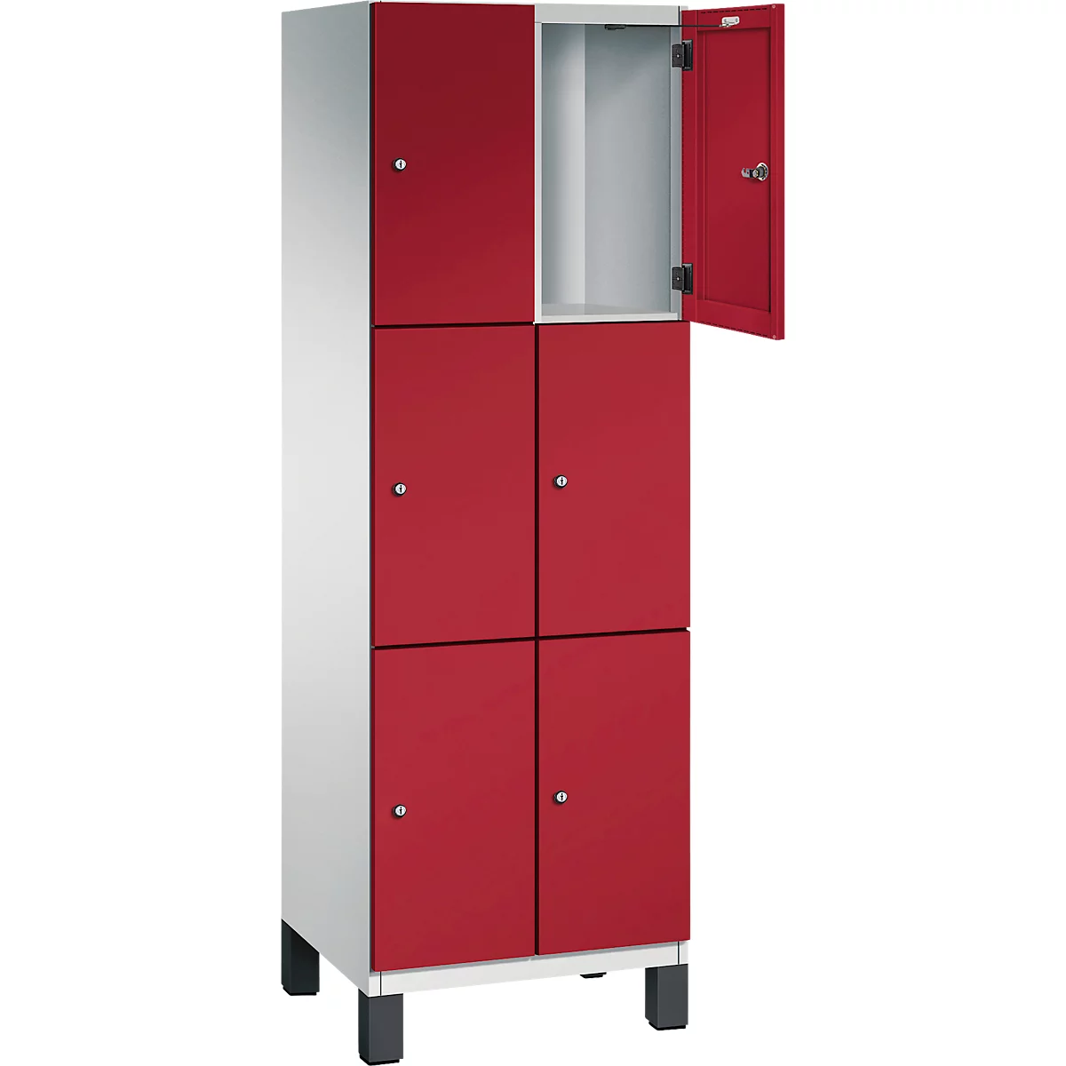 Ein Schrank mit roten Türen, eine Tür geöffnet, silberne Griffe und schwarze Füße.