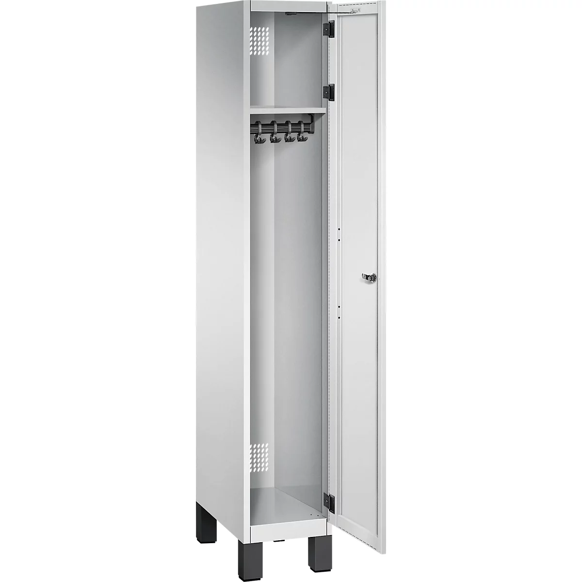 Weißer Metallspind mit offener Tür, innen Hakenleiste und Ablage.