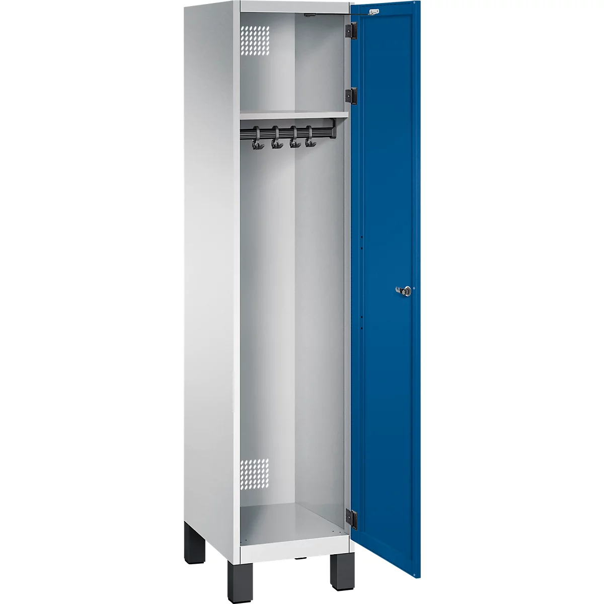 Ein weißer Spind mit offener blauer Tür. Innenraum mit Hakenleiste und Fachboden. Schwarze Füße.
