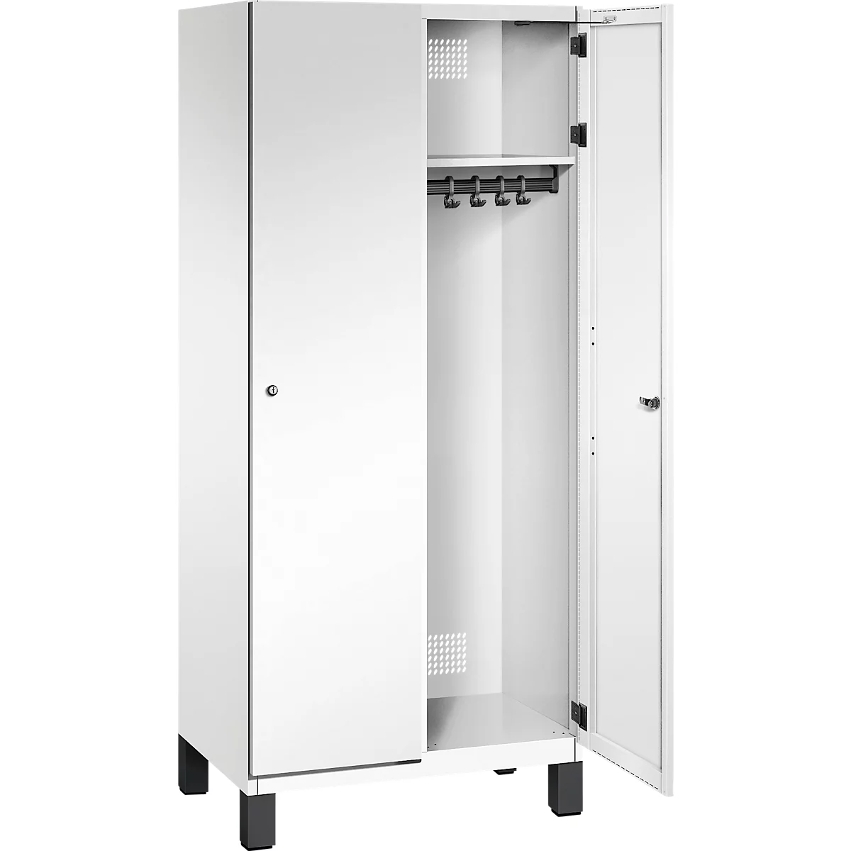 Weißer Stahlschrank, eine Tür geöffnet. Darin: Hakenleiste, kleiner Fachboden.