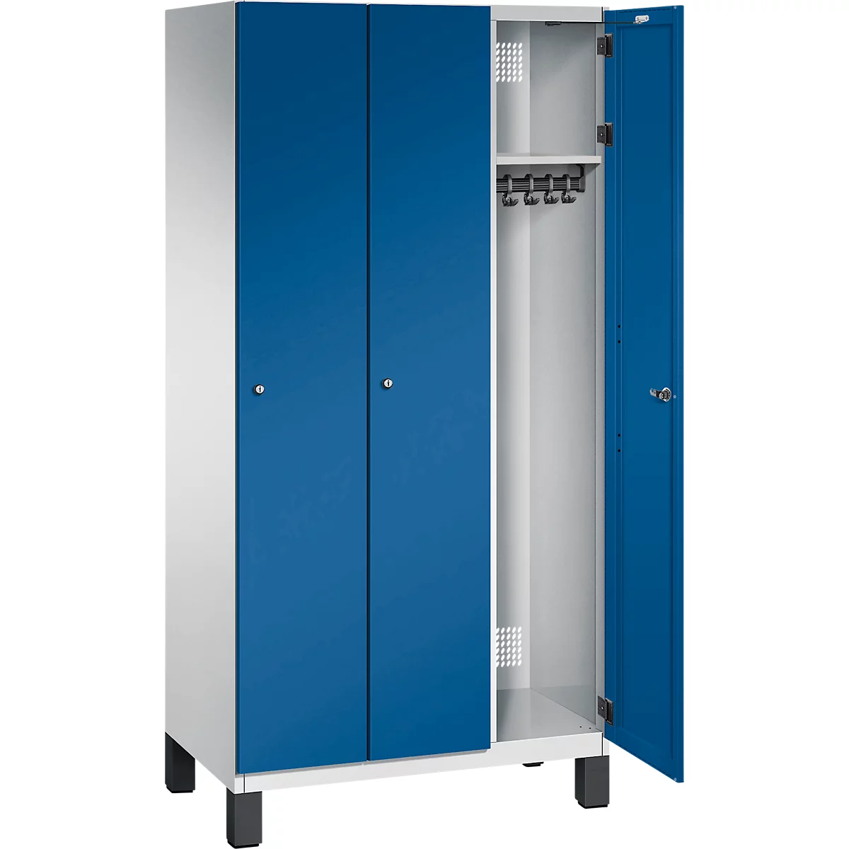 Blau-weißer Spind, eine Tür geöffnet, Haken und Fach sichtbar.