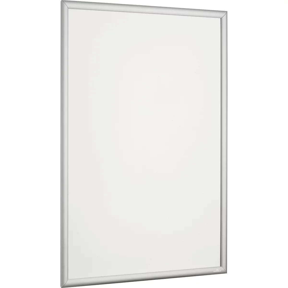 Cadre clic argenté rectangulaire avec une surface blanche vierge.