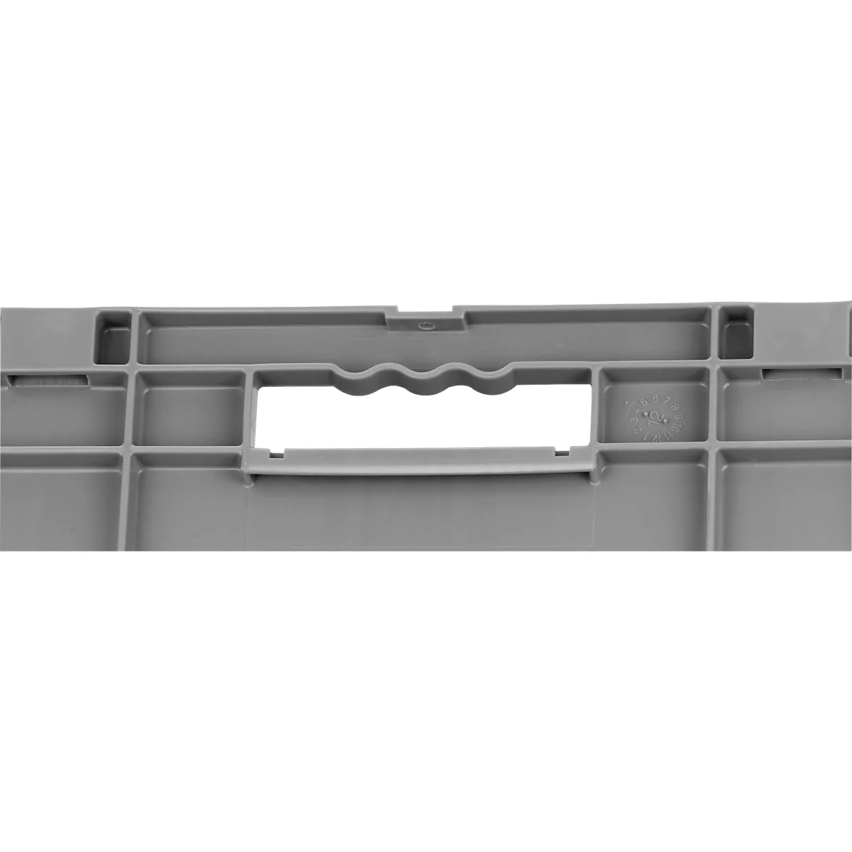 Primer plano de una caja de plástico gris con un asa. El asa tiene un diseño ondulado.