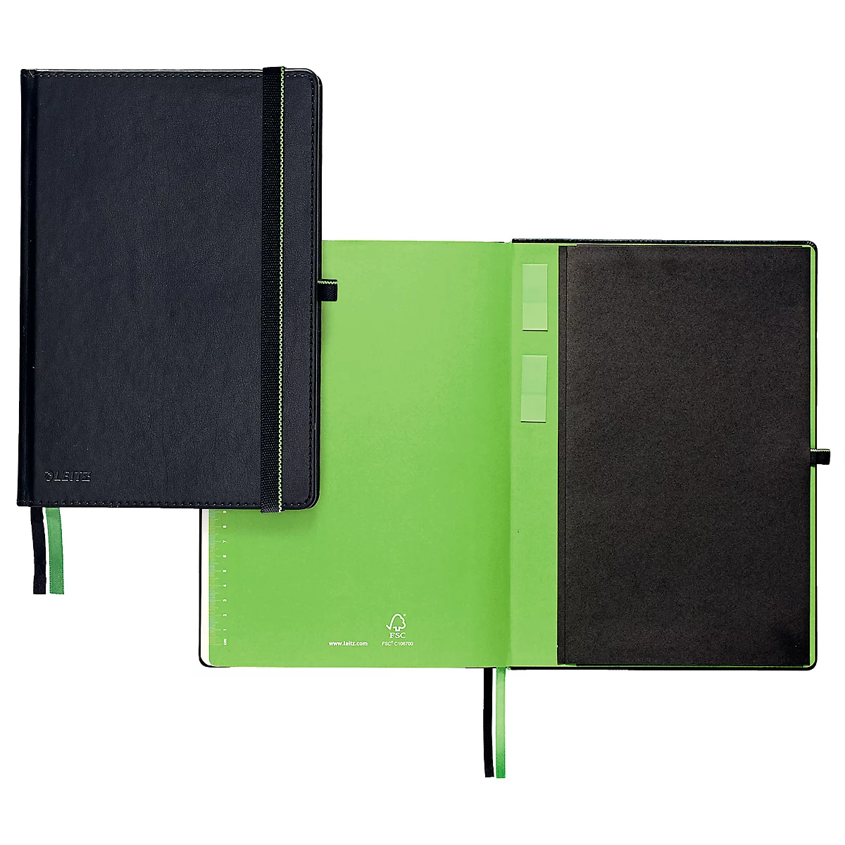Carnet noir avec élastique et doublure verte, partiellement ouvert, montrant des aperçus.