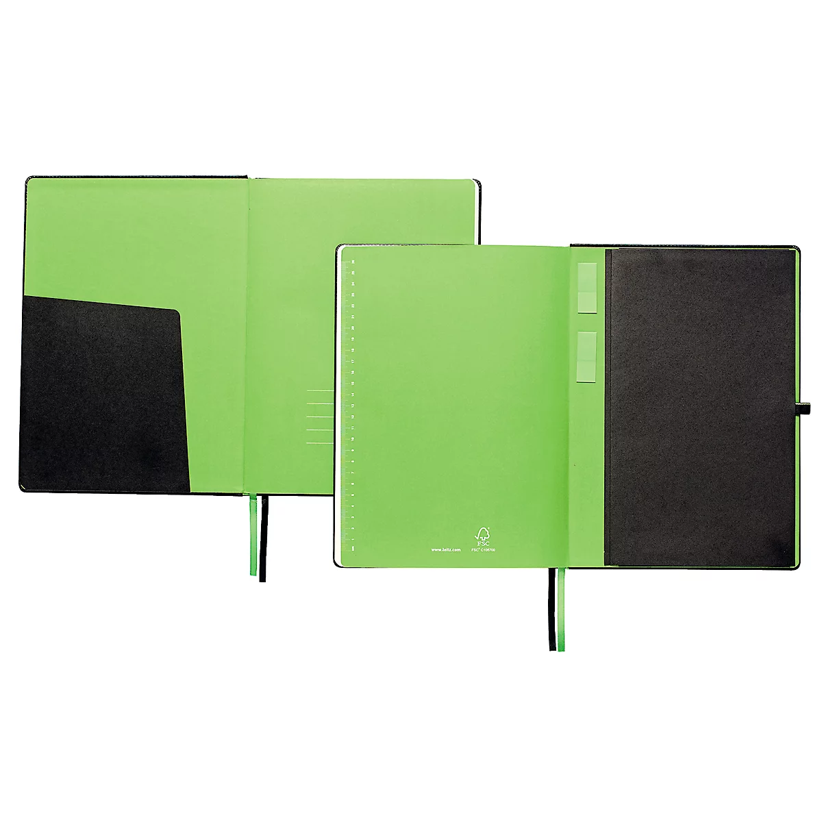 Carnet ouvert avec couverture verte, intérieur noir et marque-page.