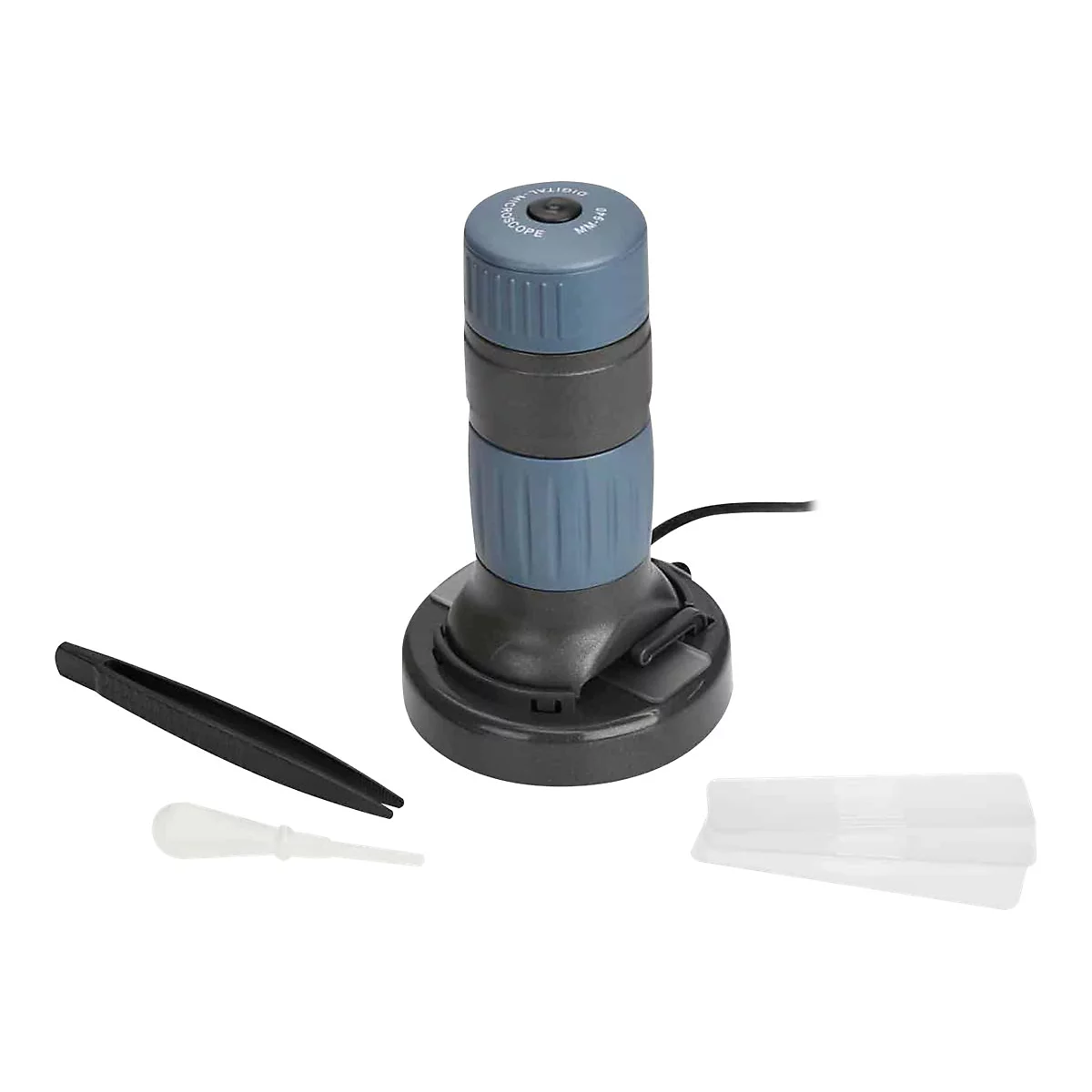 Digitales USB-Mikroskop MM-940 mit Stativ, Pinzette, Pipette und zwei Objektträgern auf weißem Hintergrund.