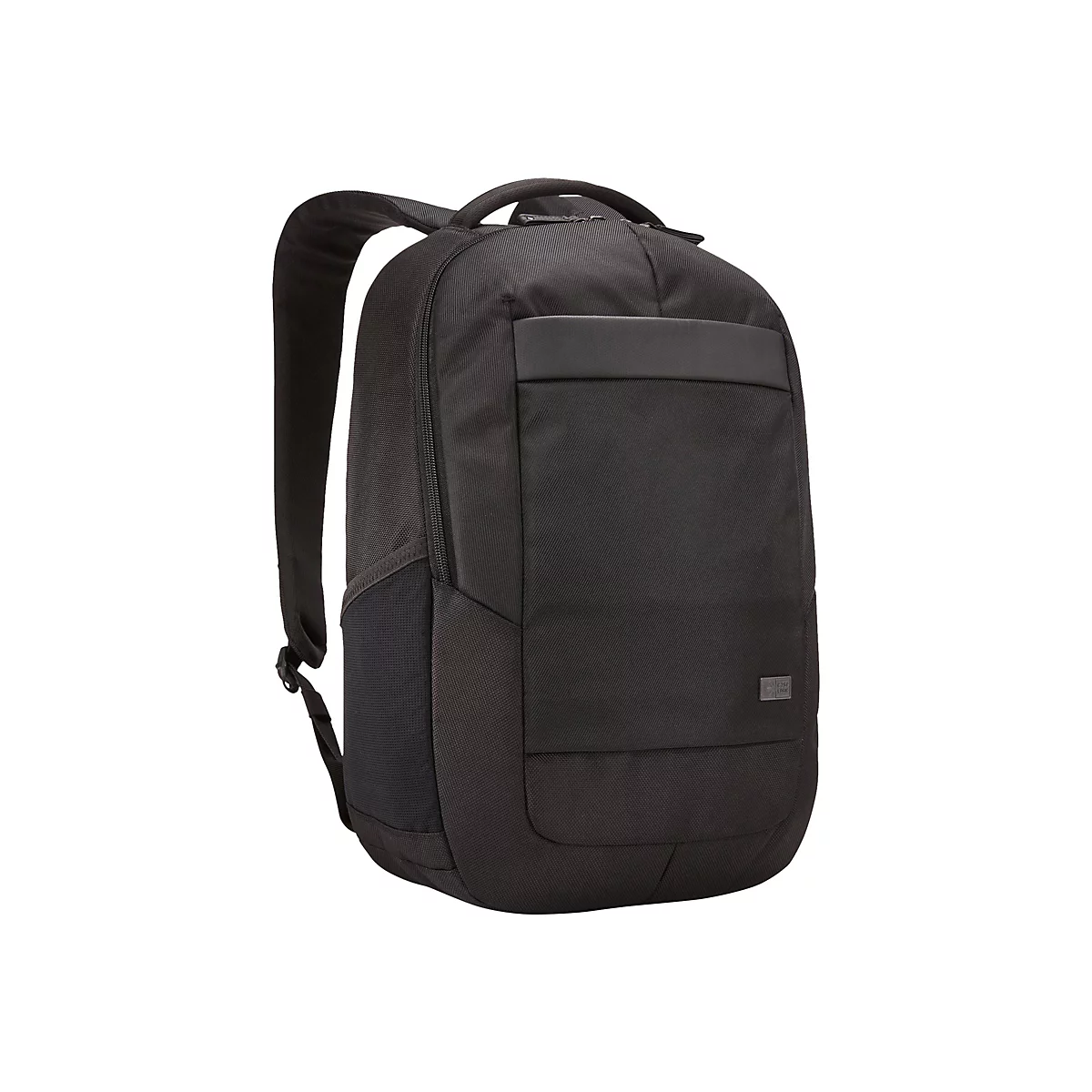 Schwarzer Rucksack vor weiÃŸem Hintergrund. Auf der Vorderseite eine Tasche.