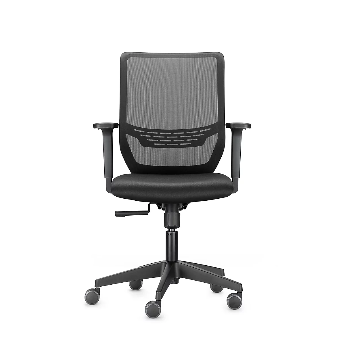 Chaise de bureau noire avec dossier en maille et accoudoirs sur fond blanc.