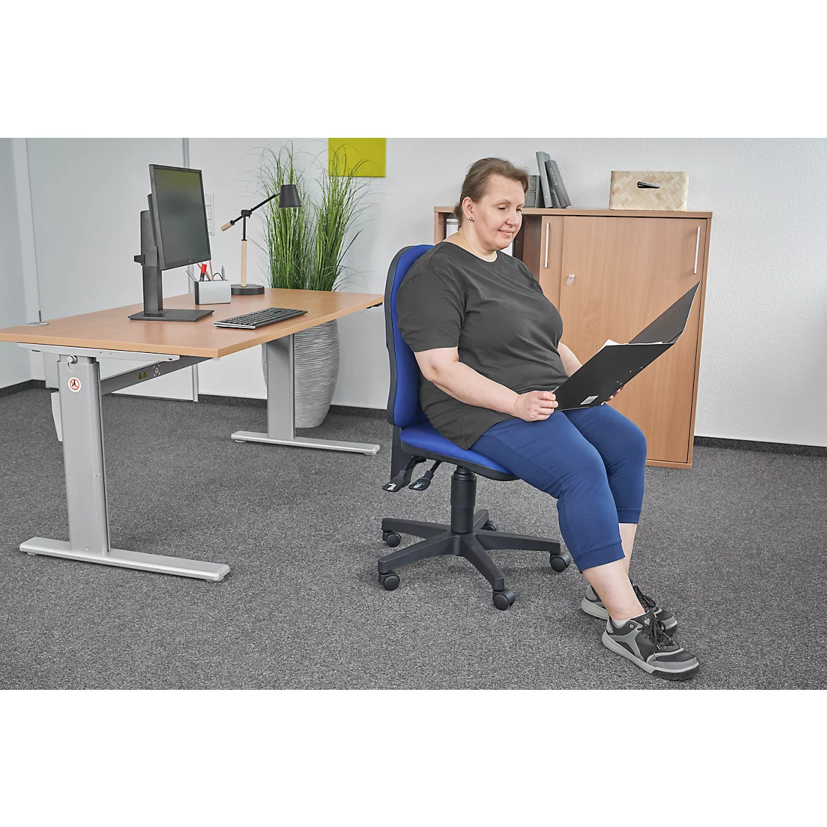 Chaise de bureau Topstar Point 600, mécanisme de contact permanent, sans accoudoirs, siège en auge, bleu