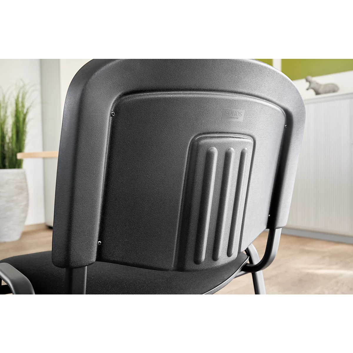 Chaise de conférence ISO Basic - empilable - piètement chromé – noir