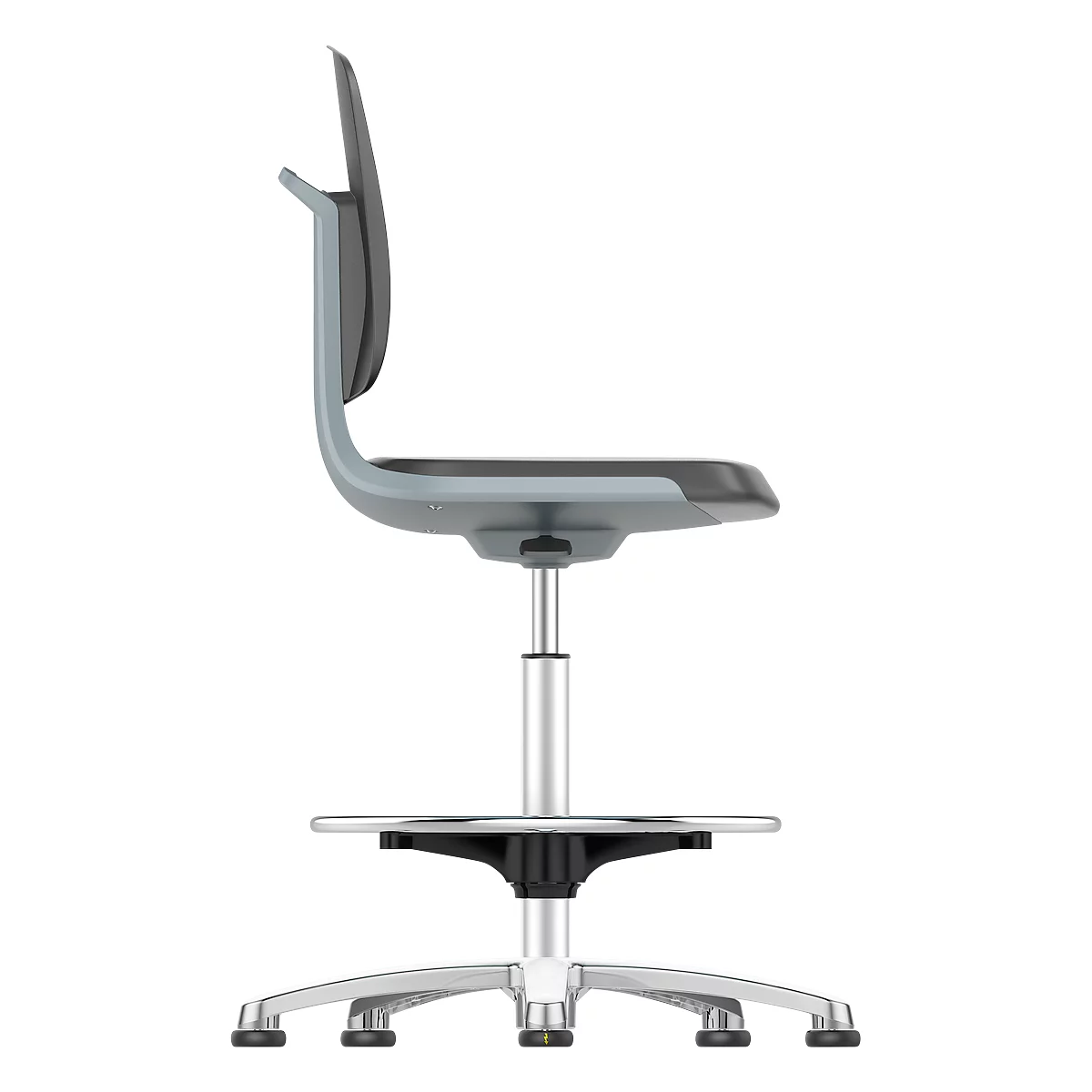 Profil d'une chaise de bureau grise avec dossier et repose-pieds. La chaise a une structure argentée et une assise noire.