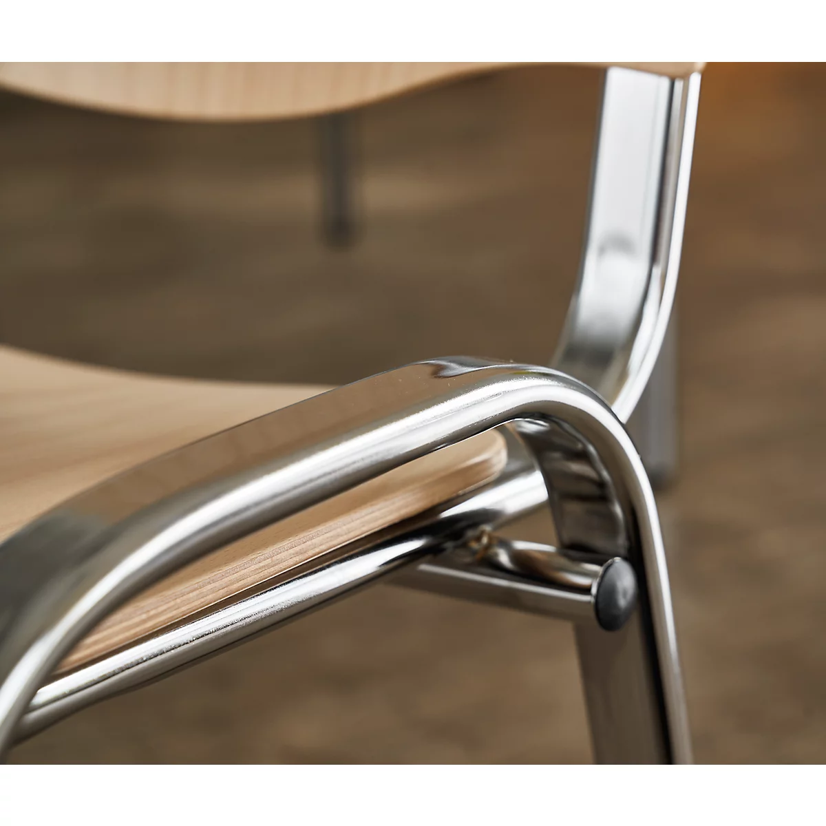 Chaise empilable ISO Bois, empilable jusqu'à 12 pièces, noir
