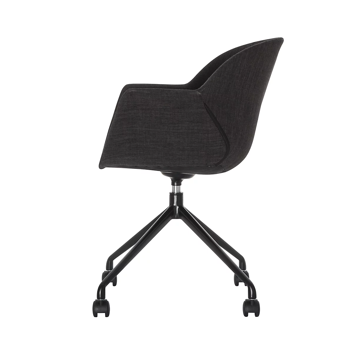 Chaise de bureau gris foncé avec accoudoirs et roulettes, vue latérale. Cadre noir.