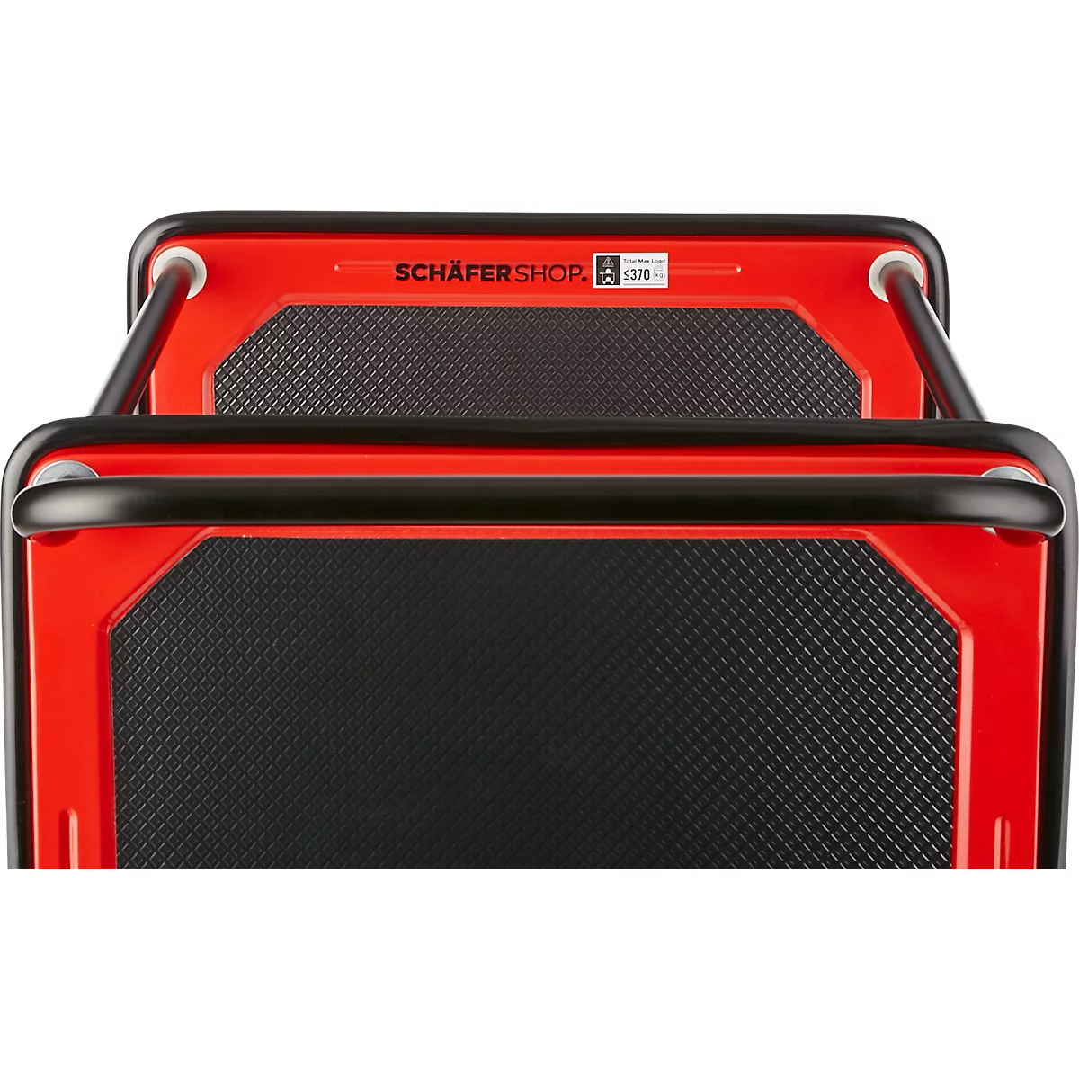 Gros plan d'un chariot de transport rouge avec une surface de chargement noire et l'inscription SchäferShop.