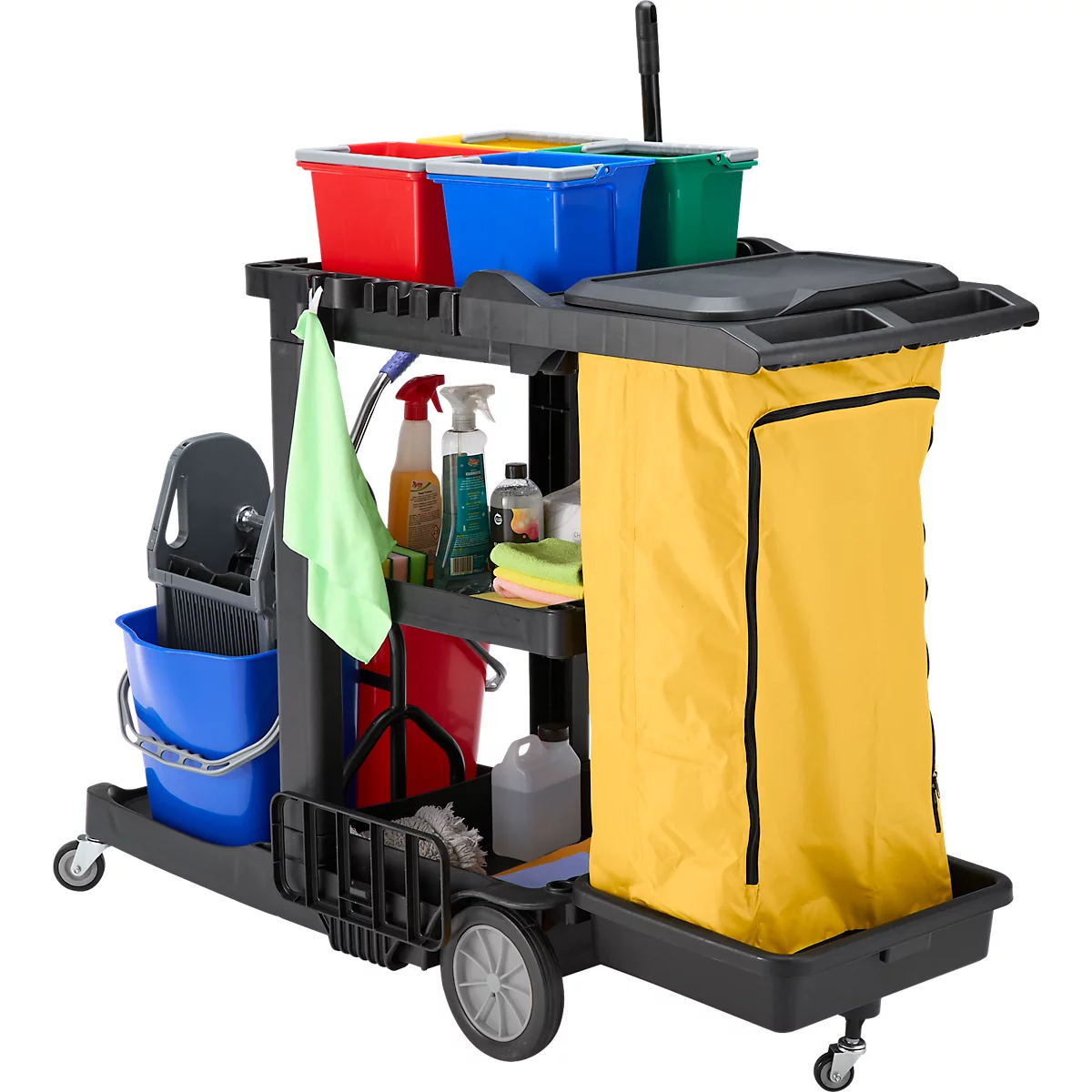 Chariot de nettoyage noir avec seaux, bouteilles et sac poubelle. Comprend des roues, des tiroirs et des fournitures de nettoyage.