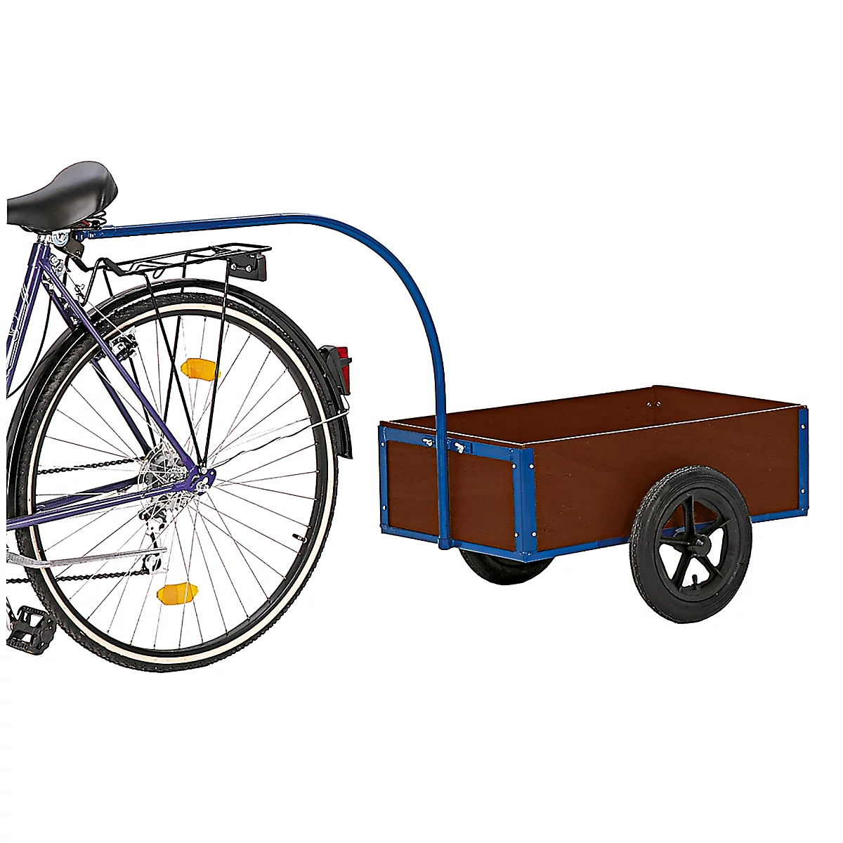 Vélo avec remorque, bois foncé, cadre bleu. Le vélo et la remorque sont placés sur un fond clair.