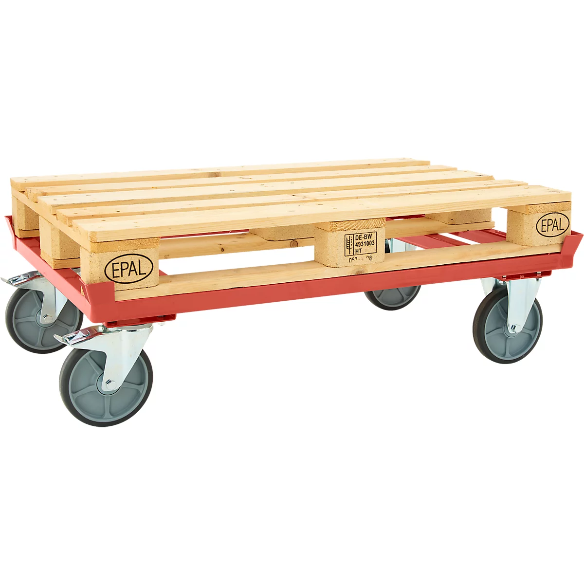 Un chariot à palettes rouge en métal avec quatre roulettes pivotantes grises, supportant une palette en bois EPAL claire.
