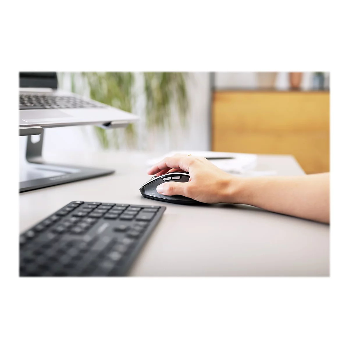 CHERRY DW 9500 SLIM - Tastatur-und-Maus-Set - kabellos - 2.4 GHz, Bluetooth 4.0 - Deutsch - Tastenschalter: CHERRY SX